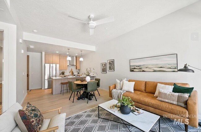 Photo - Stylish 1 Bed, 1 Bath Main-Level Condo in ...