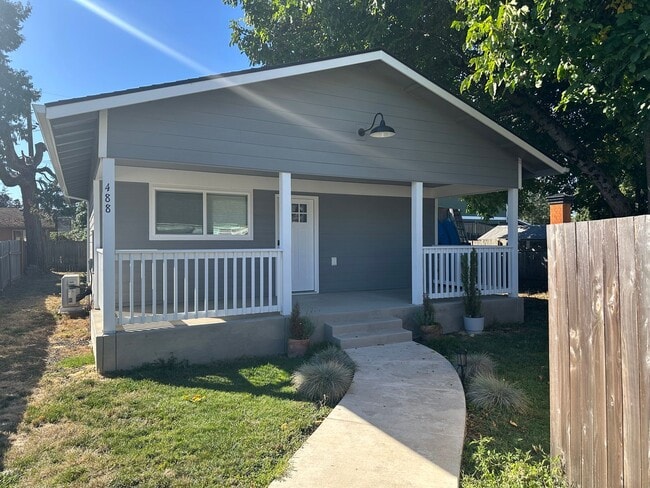 Building Photo - Beautiful 1 bedroom 1 bath house in Springfield!