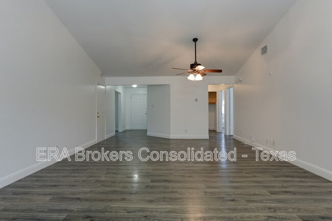 Photo - 514 Freiling