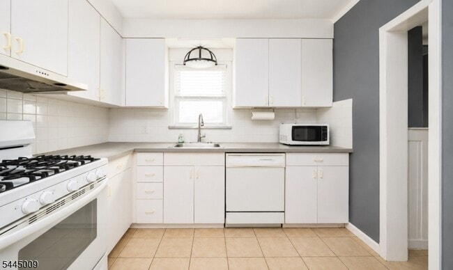 26 W Price St