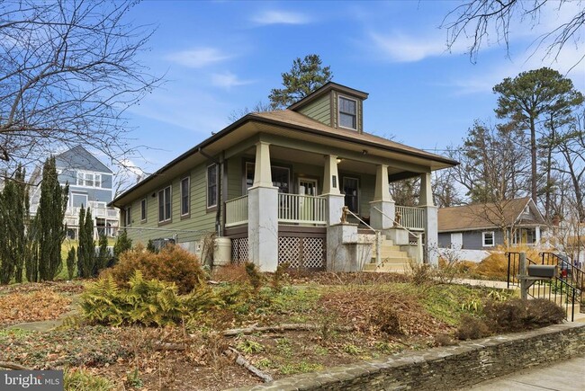 Photo - 2400 Valley Way