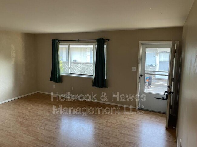 Photo - 601 N Bryan Ave