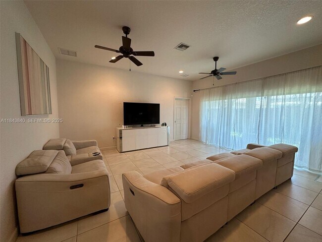 210 SW 4th St
