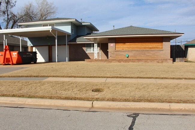Building Photo - Huge Playroom - Family Room!