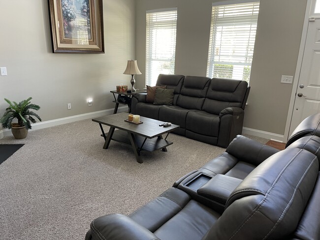 Photo - 224 Clearwater Cir