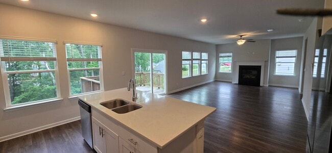 Photo - 164 Longleaf St