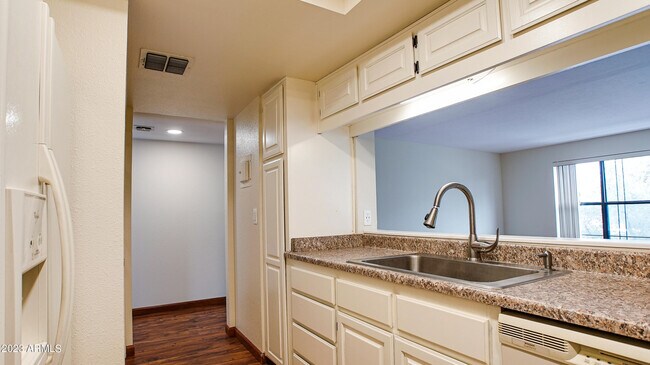 Photo - 5136 N 31st Pl Unit 631