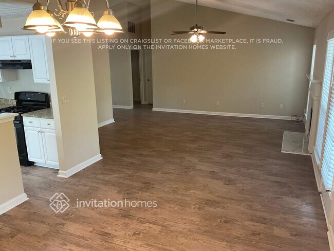 Photo - 1639 Crestfield Ln NW