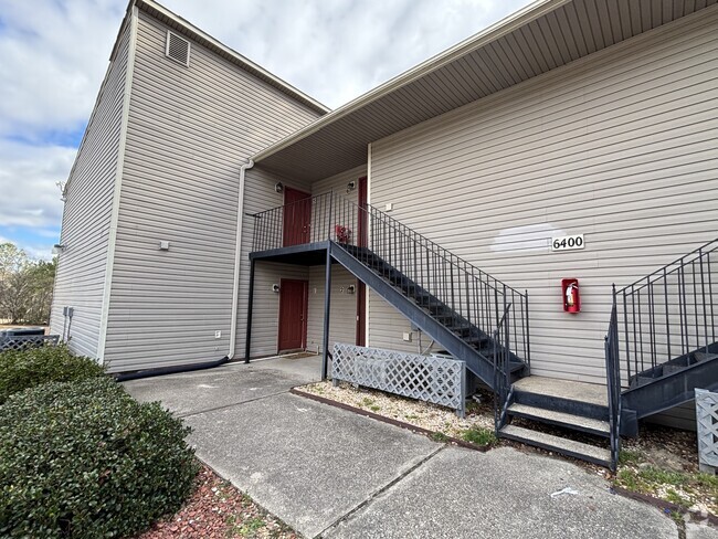 Building Photo - 6400 Starbrook Dr Rental