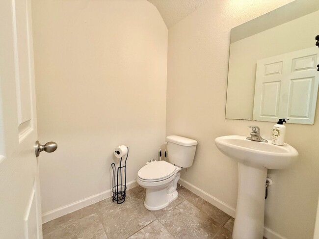Photo - 259 Forest Trace Cir