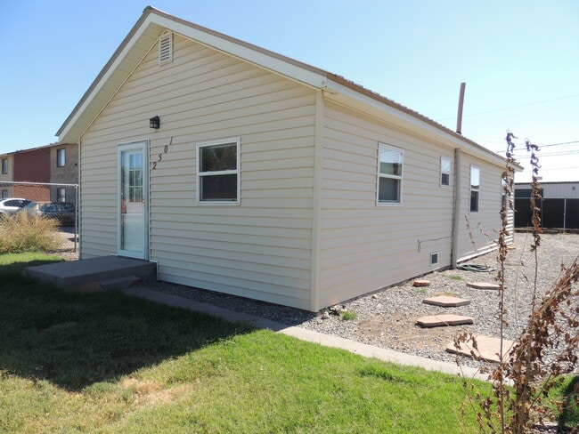 Building Photo - 2501 Grand Ave Rental