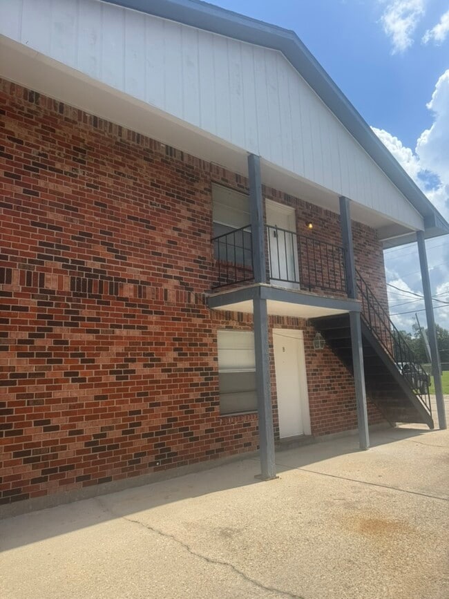 Building Photo - 1150 Shilo Ave Unit B