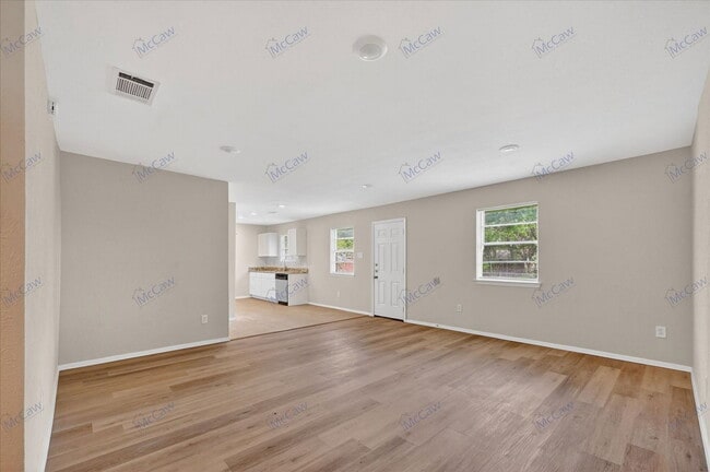 Photo - 222 Redwood St