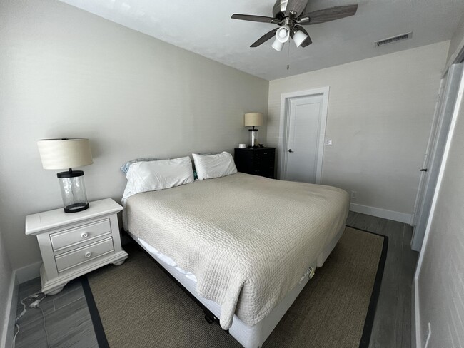 Photo - 124 NW 9th St