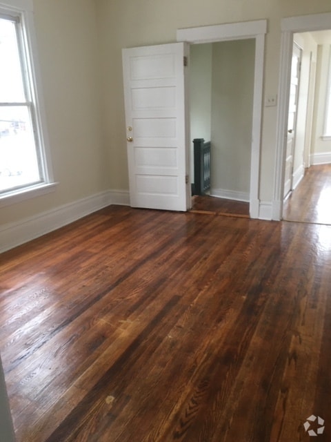 Building Photo - 6714 S Justine St Unit #2 Rental