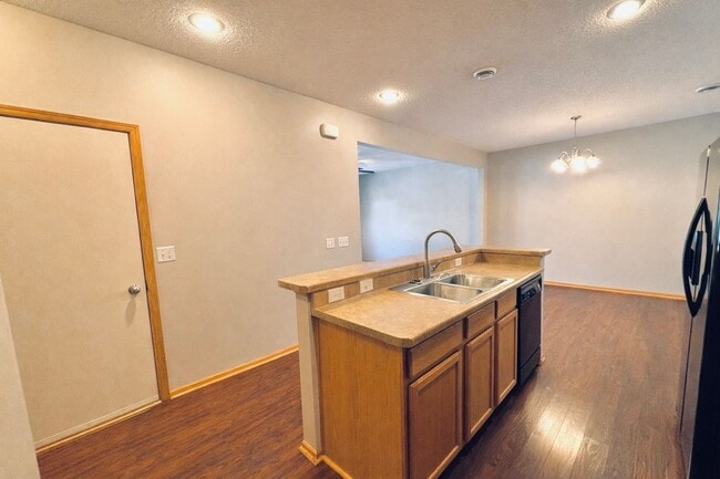 Photo - Gorgeous 2bed 2bath Townhome in Bailey’s Arbor