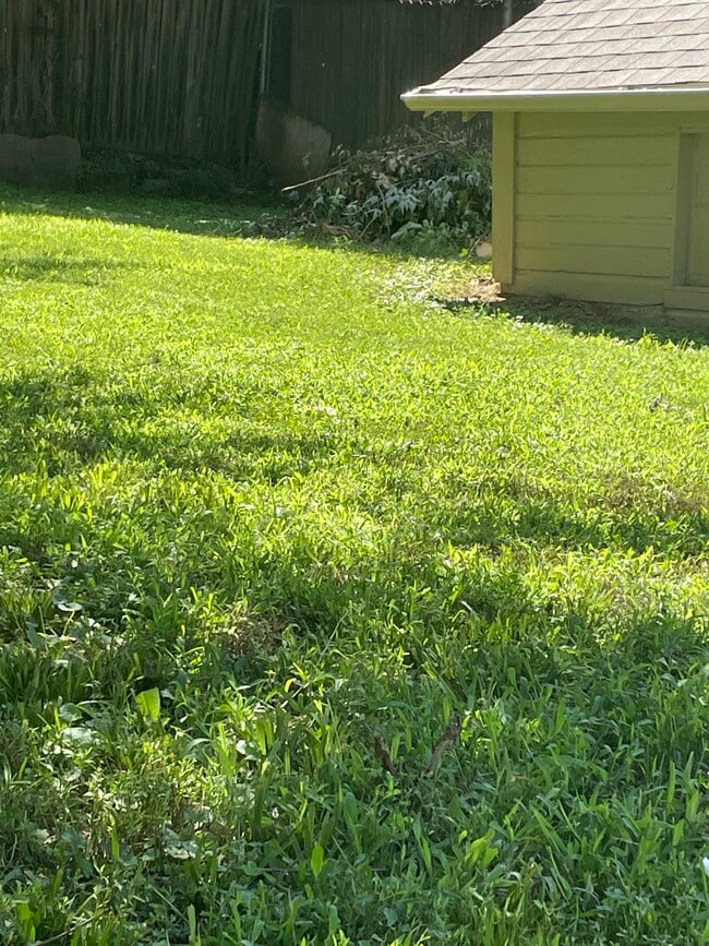 private -secluded back yard- not fenced - 3603 N 60th St