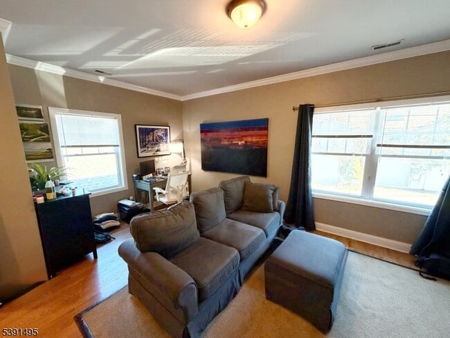 Photo - 12 Clinton Ln