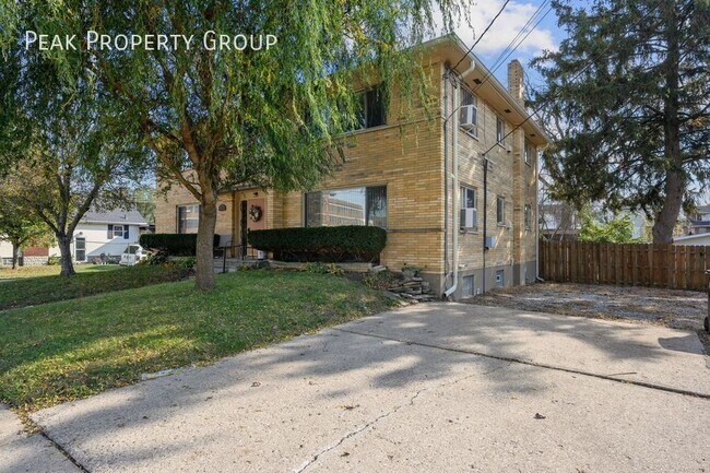 Photo - Cozy 1 Bedroom, Great Location, $99 DEPOSIT! Unit 3