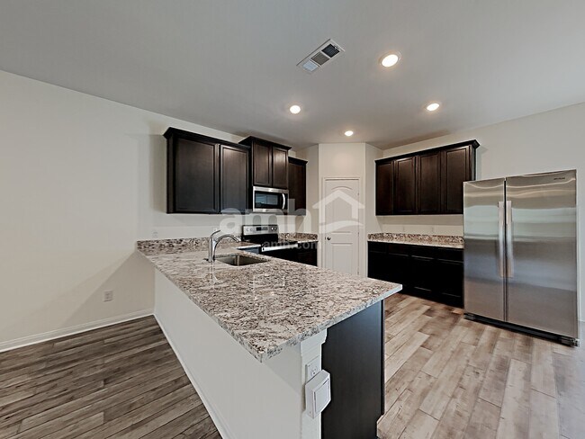 Photo - 1126 Treeta Trail