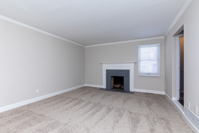 Three Bedroom Apartment - Berkshire Commons