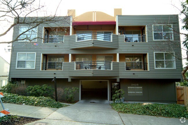Photo - Belvedere Apts.   Queen Anne
