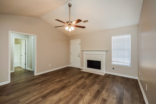 Photo - 608 Fieldcrest Dr