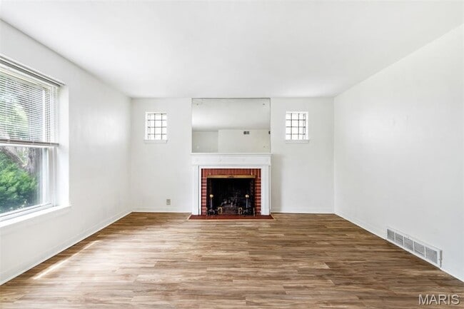 Photo - 1076 Wilshire Ave