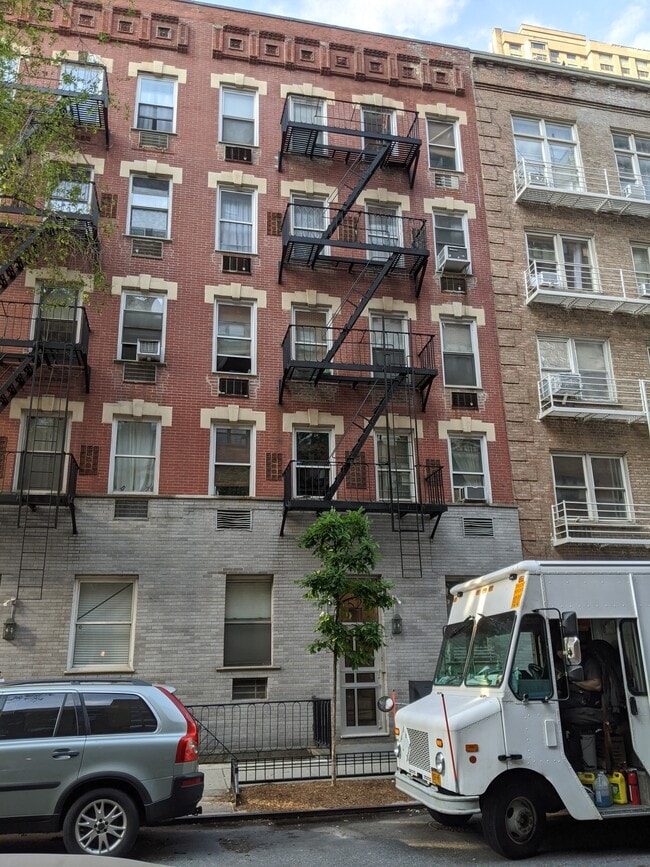 Building Photo - 521 E 81st St Unit 3C