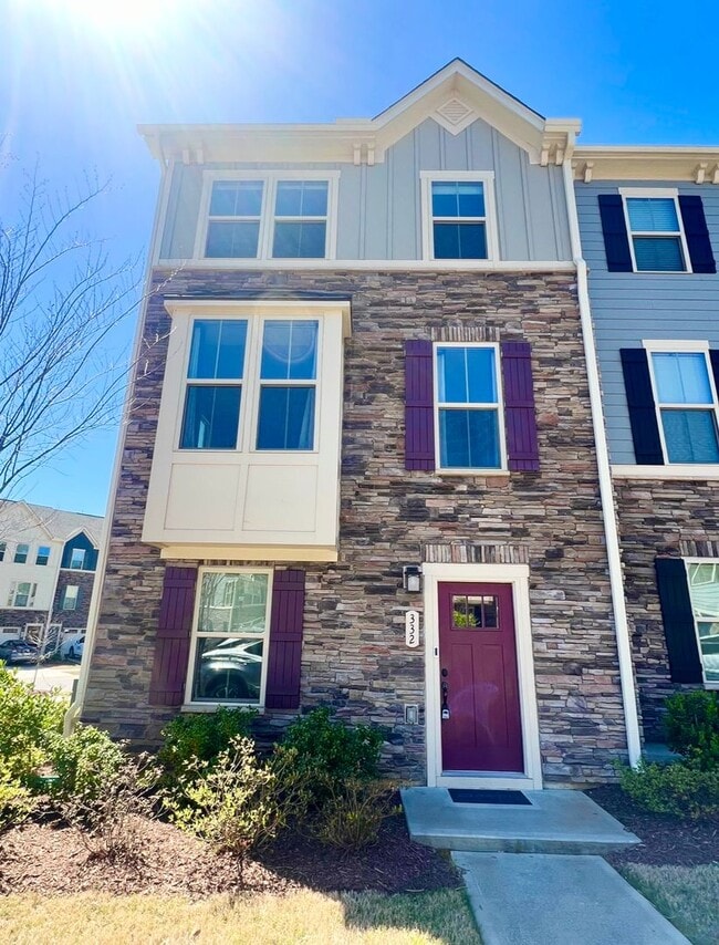 Beautiful End-Unit Townhome - Beautiful End-Unit Townhome