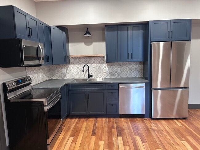 Photo - 101 Court St