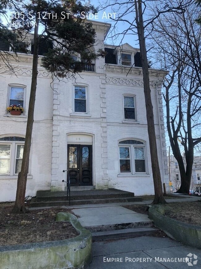Building Photo - 105 S 12th St Unit Side Apt