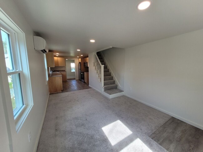 Building Photo - 55 N Church St Unit 4