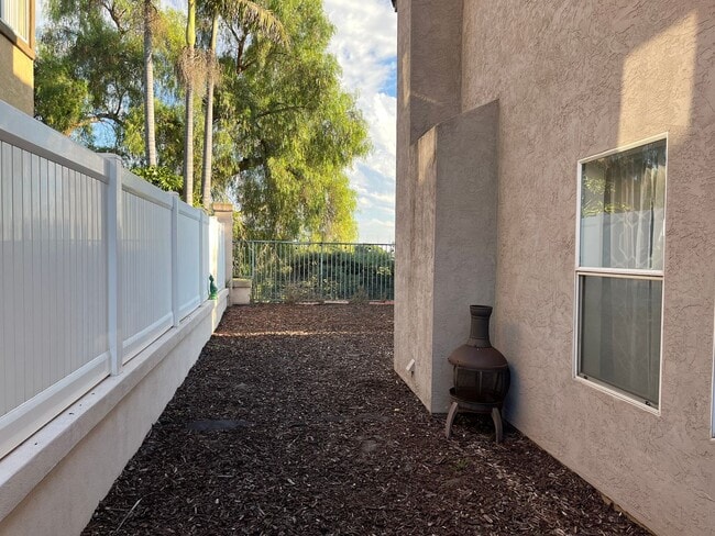 Photo - Spacious 4br/3ba Single Family Residence i...