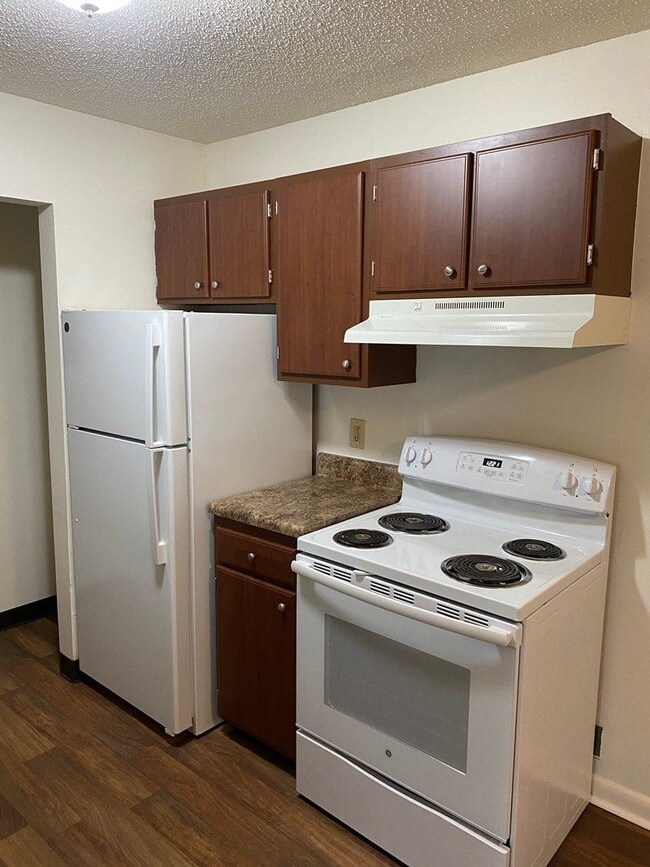 Building Photo - Breckenridge Apartments