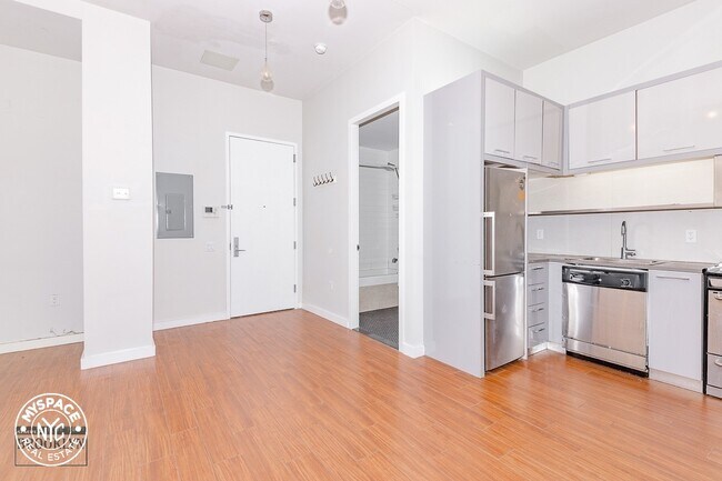 Photo - 125 Eagle St Unit 2A