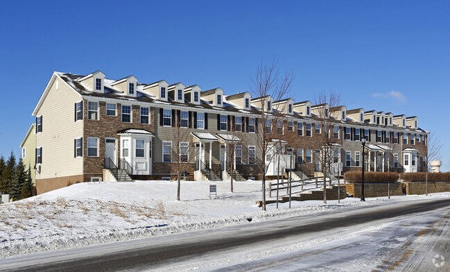 Photo - 4180-4270 Orleans Dr NE