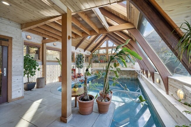 Photo - 1 Burkeshire Dr