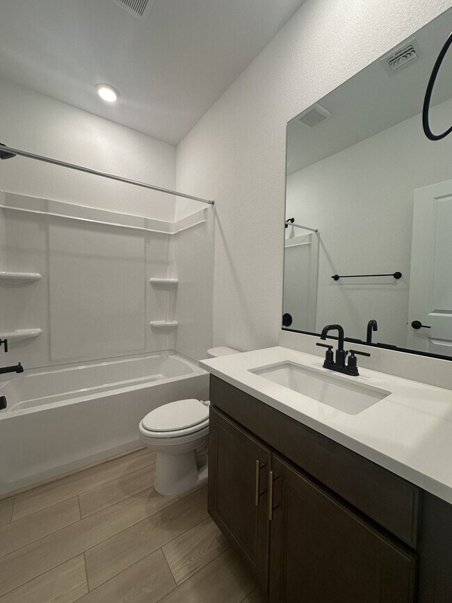 Photo - 10273 Digby Fine St