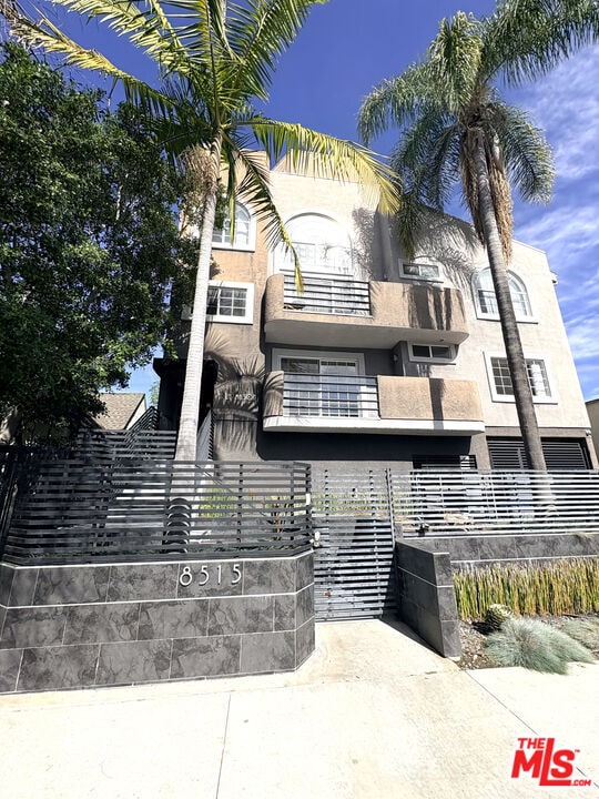 Building Photo - 8515 Alcott St