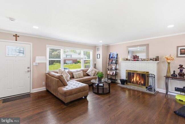 Photo - 912 Shelley Rd