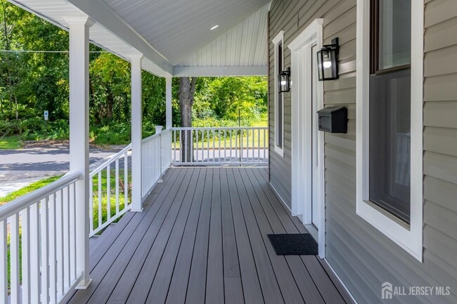 Photo - 3547 Finlaw Ave