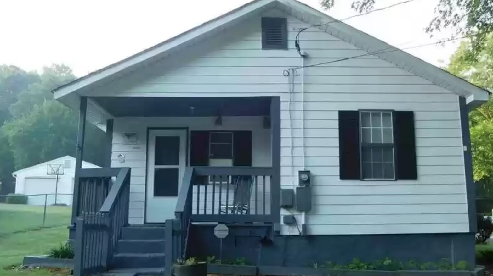 Photo - 1417 Essex Ave