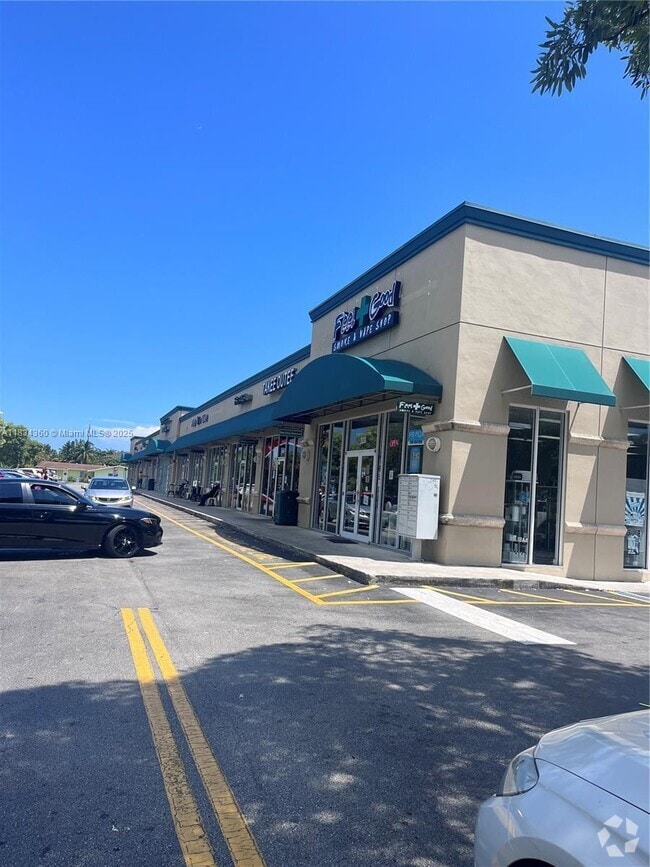 Building Photo - 20182 Old Cutler Rd Rental