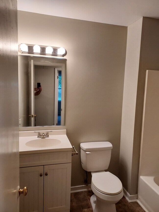 Photo - 1324 Manfield Rd