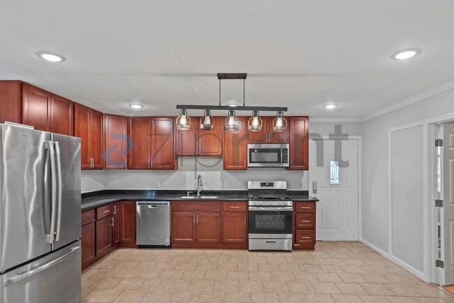 Photo - 9 La Salle Ave