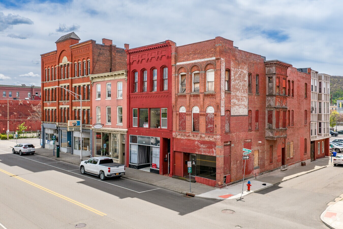 Photo - 136 Court St