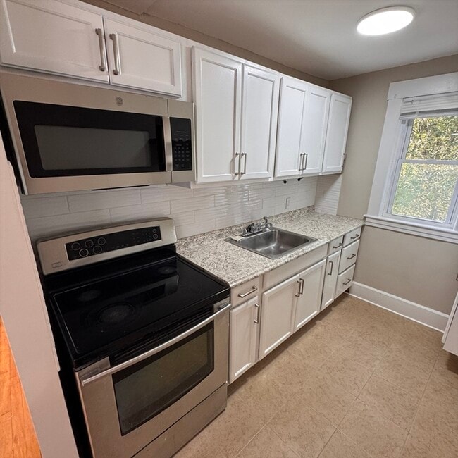 133 Baker St Unit 3