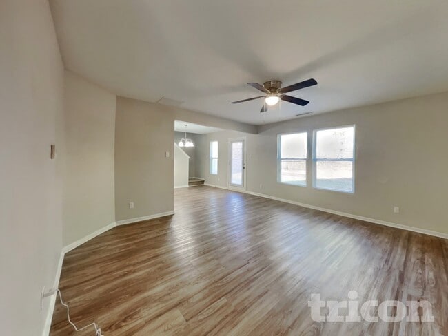 Photo - 855 Bitting Hall Cir