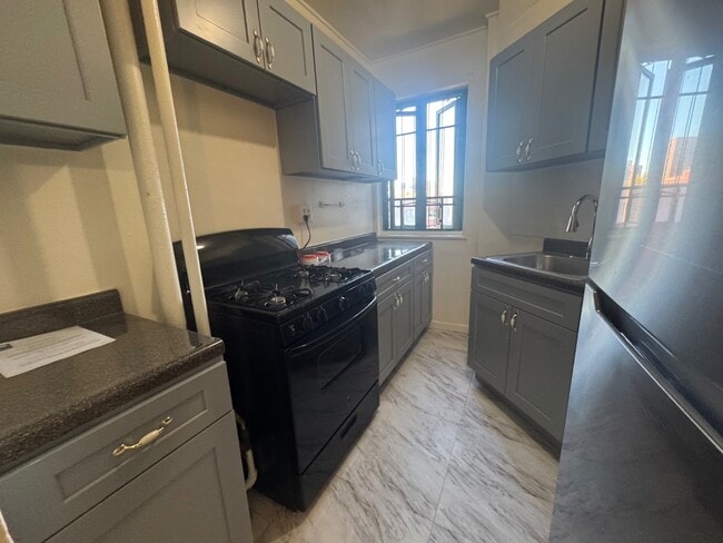 Photo - 1925 McGraw Ave Unit 8F